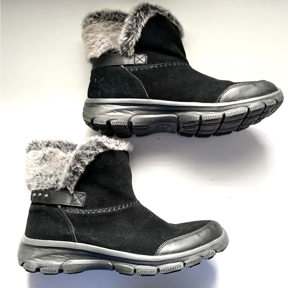 SKECHERS Relaxed Fit Memory Foam Faux Fur Lined Booties 10 - Picture 1 of 8